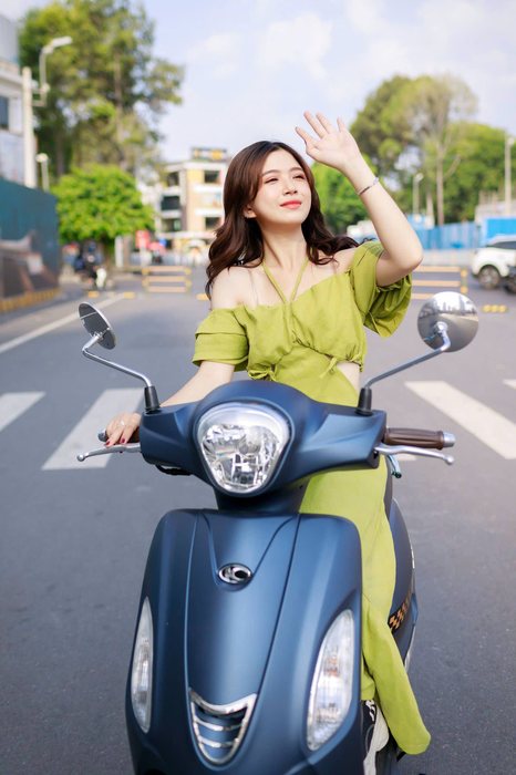 Scooter ride portrait